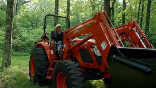 Trace Adkins and his Experience with Kioti Tractors