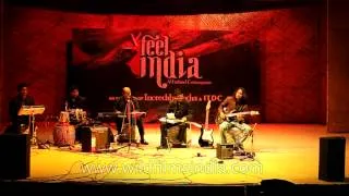 'Sun raha hai na tu' performed by Anil Mishra and the Band