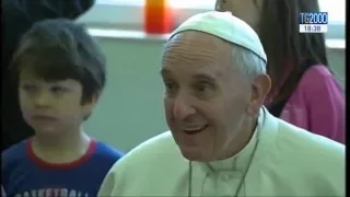 Visita a sorpresa di Papa Francesco alla comunità "Il Chicco" dell'Arche fondata da Jean Vanier