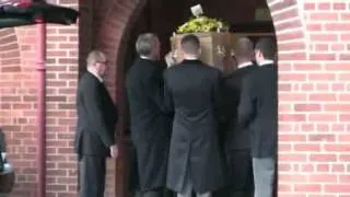 HDM 25.11.2013 Amber Hardy Funeral Hull EW