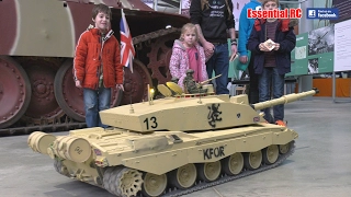 GIANT RC CHALLENGER 1:6 SCALE BATTLE TANKS at BOVINGTON TANK MUSEUM [UltraHD & 4K]