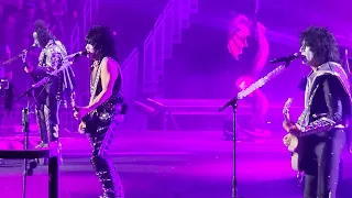 Kiss - I Was Made for Lovin' You (LIVE Centre Vidéotron Quebec 2023) UHD 4K