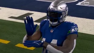 D.K. Metcalf Scores & Says “Standing On Business” in Sign Language 🤯