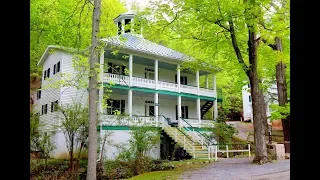 A Look Inside the Hampshire Cottage