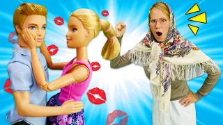 Видео про куклы. Барби и Кен на деревенских танцах. Баба Маня против?! Игры в куклы Барби. Вечеринка