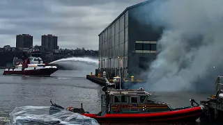 **RARE** FDNY FIREBOATS Battle All-Hands Barge Fire at NYC Dept. of Sanitation Pier [ MAN Box 931 ]