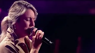 Zeynep AVCI, Tan Taşçı imzalı "Yalan" Performansı.