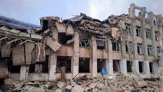 Зруйнована 25 школа в Житомирі після авіаудару по школі