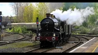 A 'TIGHT SQUEEZE' along the coast!!!!! GWR castle,7029 'Clun Castle' to LLandudno, 29th April 2023