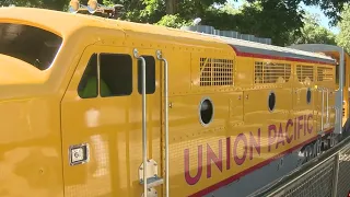 San Antonio Zoo unveils new diesel train