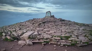 Brecon Beacons Wild Camp on Pen Y Fan summit via Corn Du