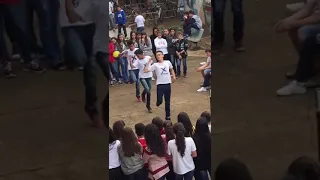 Meninos dançando em Carmo so Paranaiba escola estadual professor José Hugo Guimarães❤ lindos ❤