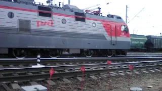 Эп1м-768 с коротким поездом 61 Москва Нальчик