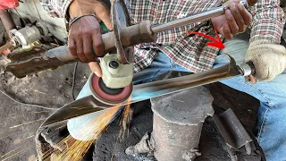 THIS BLACKSMITH IS AT ANOTHER LEVEL/MAKING A FANTASY SWORD FROM A SHOCK ABSORBER PISTON ROD