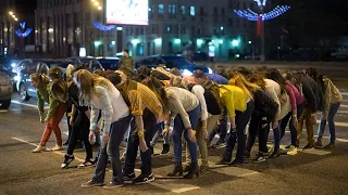 Видео с регистратора. Шоу на пешеходном переходе на Садовом кольце