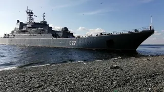 Дудинка... Высадка десанта с "БДК"Кондопога . (Большой десантный корабль