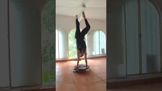 Spinning Handstand Master (@nicolastanding)