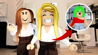 Trabajamos en un salón de belleza | con NATALIA | Mamá vs Roblox