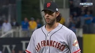WS2014 Gm7: Bumgarner works out of the 8th inning