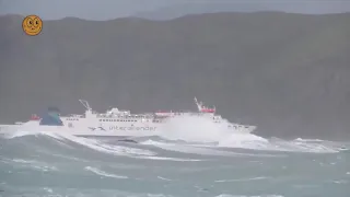 Mengerikan Kapal Terkena Badai di Tengah Laut | Ship In Storm | Terrifying Monster Waves