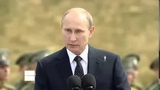 Путина обосрала птичка.Путина обкакала птичка.The bird done crap on Putin