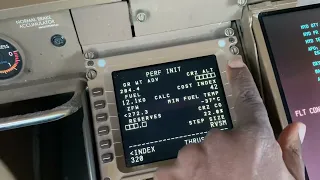 Boeing 747-8 Flight management system initial set up