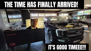 2021 F150 coyote - Whipple supercharger Unboxing! -  It's MASSIVE!