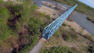 пішохідний міст через річку Лімниця в селі Берлоги,  Рожнятівського району. Довжина моста 220м.