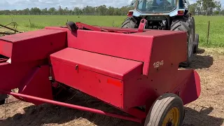 MASSEY FERGUSON 124 SQUARE BALER