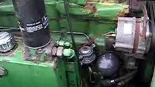 Engine bay of John Deere 965