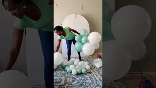 how to make a wide balloon garland. #balloon #balloonarch