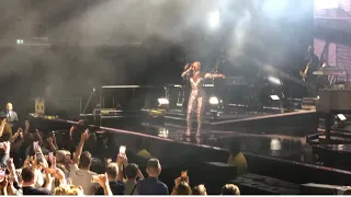 “Empire State Of Mind” By Alicia Keys Live O2 Arena London