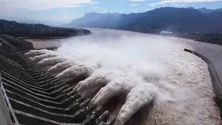 Three Gorges Dam sets world record in annual power generation