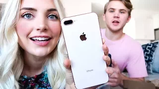 UNBOXING MY NEW GOLD IPHONE 8+!!