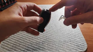 Mercedes Smart key - How to open - battery replacement