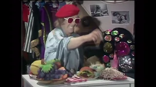 The Muppet Show - 214: Elton John - Cold Open (1978)