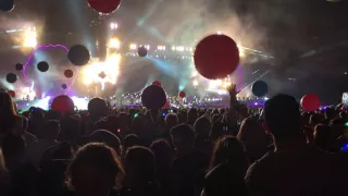 Coldplay - Viva La Vida (A Head Full Of Dreams Tour 2016)