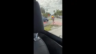 ANGRY MAN TRIES TO CHASE DOWN REPOTRUCK