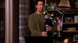 ROSS PLAYING BAGPIPES │ ROSS TOCA LA GAITA