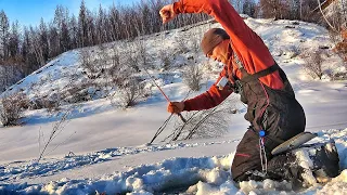 ЭМОЦИИ ЖЕСТЬ! РВУТ ЛЕСКУ! ВЫРЫВАЮТ УДОЧКУ! ХВАТАЮТ ГОЛЫЕ КРЮЧКИ! это Якутия!Безнасадка в деле.