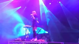 Grimes - Genesis (Live @ Way Out West, 09.08.2013)