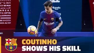 Coutinho touches the ball for the first time as a Barça player