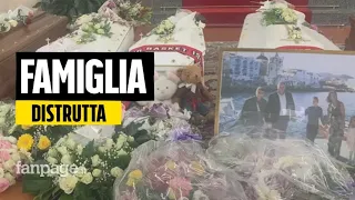 Ischia, i messaggi dei bambini per l'addio alla famiglia Monti-Castagna: "Erano felici"