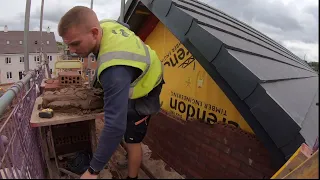 Bricklaying 🧱 Gable top out