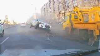 Insane Car Crash Compilation 2023 : Ultimate Idiots in Cars Caught on Camera #81