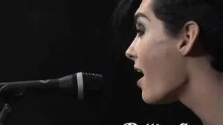 Bill Kaulitz  Tokio Hotel interpreta Automatic en HQ, Rolling Stones..flv