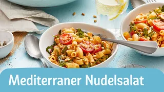 Mediterraner Nudelsalat mit Pinienkernen 🍴 | 7 Zutaten | REWE Deine Küche