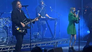 CHVRCHES - Just Like Heaven - Ft Robert Smith (BandLab NME Awards 2022) Live