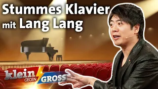 Klavierstücke nur an den Tastenbewegungen erkennen? Tom vs. Lang Lang | Klein gegen Groß