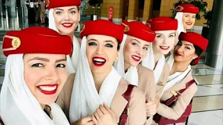 Comissários de bordo da Emirates